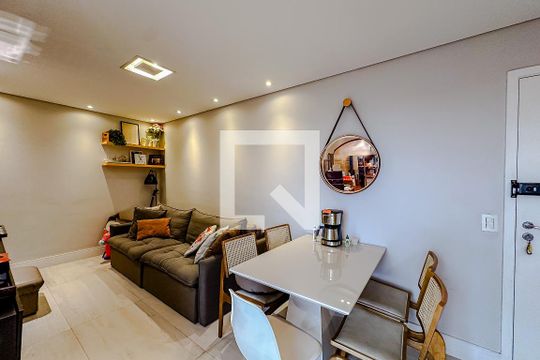Sala de apartamento à venda com 2 quartos, 56m² em Vila Oratorio, São Paulo