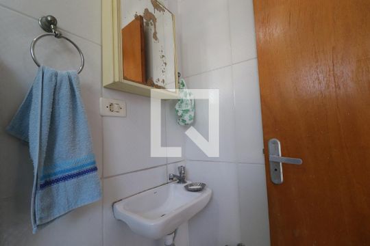 Banheiro Quarto 1 suíte de casa à venda com 3 quartos, 150m² em Jardim Progresso, Santo André