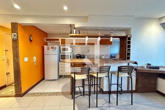 Cozinha de apartamento à venda com 2 quartos, 71m² em Floresta, Porto Alegre