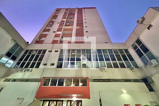 Fachada de apartamento à venda com 2 quartos, 71m² em Floresta, Porto Alegre