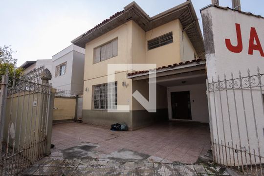 Fachada de casa para alugar com 3 quartos, 240m² em Centro, Taubaté