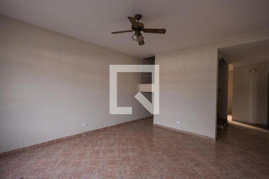 Sala de casa para alugar com 3 quartos, 240m² em Centro, Taubaté