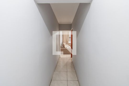 Corredor de casa à venda com 2 quartos, 90m² em Vila Sao Francisco (zona Leste), São Paulo
