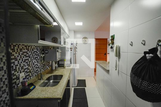 Cozinha de apartamento à venda com 2 quartos, 68m² em Tijuca, Rio de Janeiro
