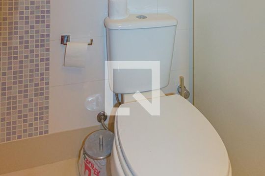 Banheiro da Suíte 1 de apartamento à venda com 2 quartos, 107m² em Centro, Canoas