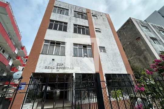 Fachada de apartamento para alugar com 2 quartos, 90m² em Acupe, Salvador