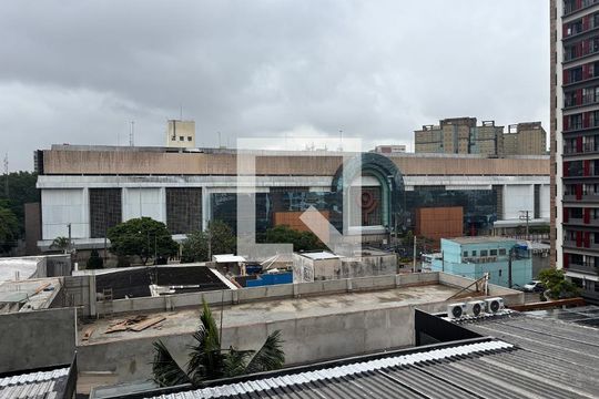 Vista de kitnet/studio para alugar com 1 quarto, 24m² em Indianópolis, São Paulo