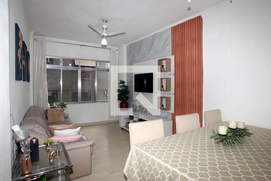 Sala de apartamento à venda com 3 quartos, 78m² em Centro Histórico, Porto Alegre