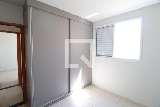 Quarto  de apartamento para alugar com 2 quartos, 68m² em Segismundo Pereira, Uberlândia