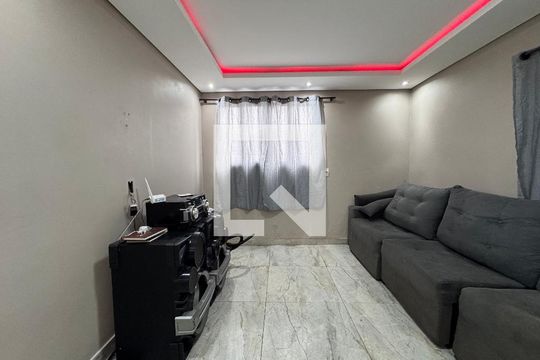 Sala de casa à venda com 2 quartos, 140m² em Santos Dumont, São Leopoldo