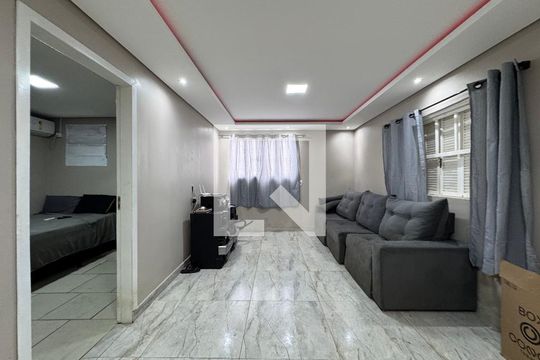 Sala de casa à venda com 2 quartos, 140m² em Santos Dumont, São Leopoldo