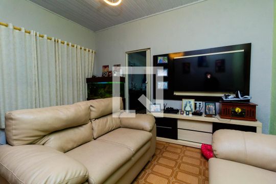 Sala de casa à venda com 4 quartos, 180m² em Vila Carrão, São Paulo