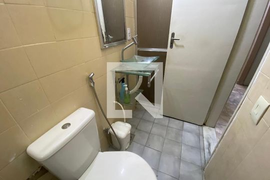 Banheiro Social de apartamento à venda com 2 quartos, 60m² em Pechincha, Rio de Janeiro