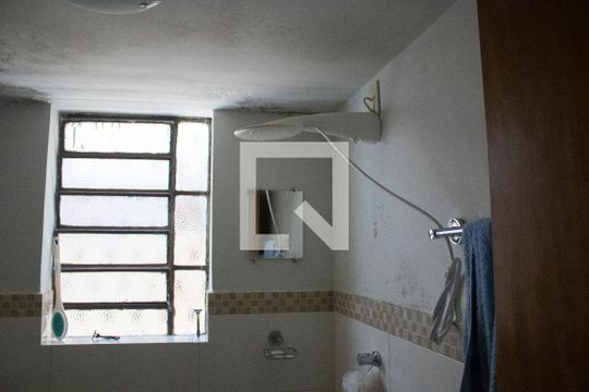Banheiro 2 de casa à venda com 4 quartos, 300m² em Santo Antônio, Belo Horizonte
