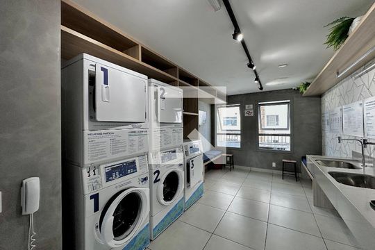 Lavanderia de kitnet/studio para alugar com 0 quarto, 19m² em Jardim das Acacias, São Paulo