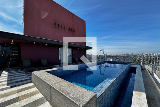 Piscina de kitnet/studio para alugar com 0 quarto, 19m² em Jardim das Acacias, São Paulo