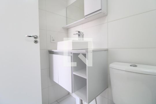 Banheiro de apartamento para alugar com 1 quarto, 27m² em Jardim Cidalia, São Paulo