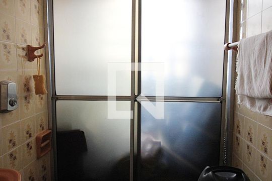 Banheiro Social de casa à venda com 3 quartos, 239m² em Vila Marlene, São Bernardo do Campo