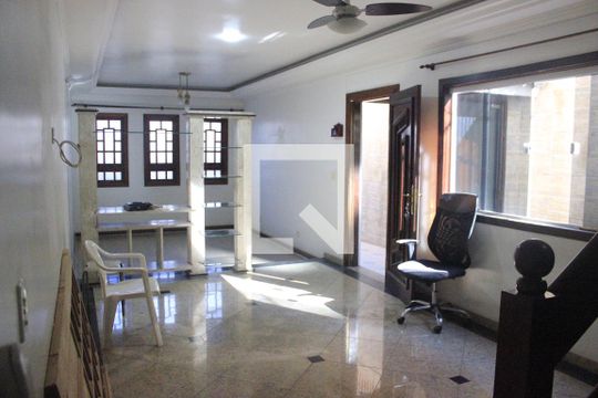 Sala de casa para alugar com 3 quartos, 213m² em Jardim Bom Clima, Guarulhos