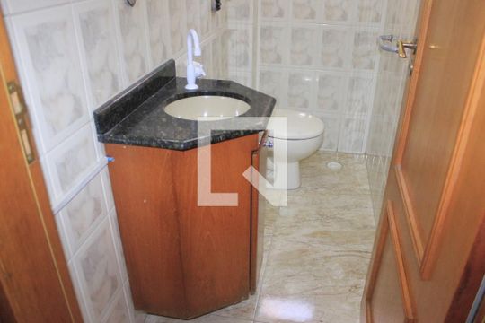 Lavabo de casa para alugar com 3 quartos, 213m² em Jardim Bom Clima, Guarulhos