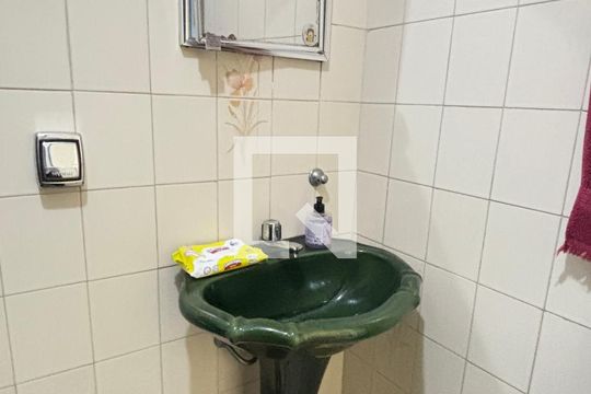 Banheiro da Suíte 1 de casa à venda com 3 quartos, 210m² em Vila Camilópolis, Santo André