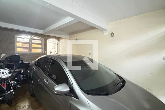 Garagem de casa à venda com 3 quartos, 210m² em Vila Camilópolis, Santo André