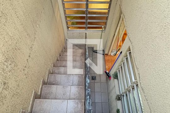 Escada Externa de casa à venda com 3 quartos, 210m² em Vila Camilópolis, Santo André