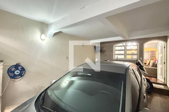 Garagem de casa à venda com 3 quartos, 210m² em Vila Camilópolis, Santo André