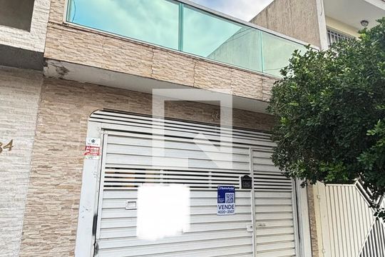 Fachada de casa à venda com 3 quartos, 210m² em Vila Camilópolis, Santo André