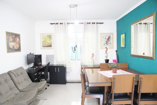 Sala de casa à venda com 3 quartos, 241m² em Jardim Luciara, Guarulhos