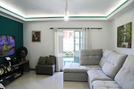 Casa à venda com 3 quartos, 241m² em Jardim Luciara, Guarulhos