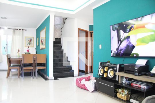 Sala de casa à venda com 3 quartos, 241m² em Jardim Luciara, Guarulhos