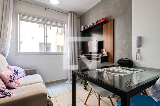 Sala de apartamento para alugar com 2 quartos, 33m² em Piqueri, São Paulo