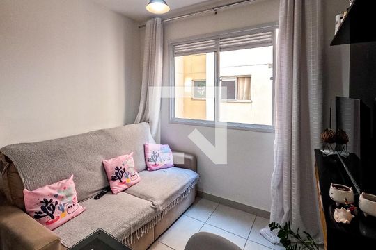 Sala de apartamento para alugar com 2 quartos, 33m² em Piqueri, São Paulo