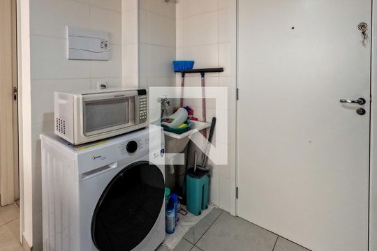 Área de Serviço de apartamento para alugar com 2 quartos, 33m² em Piqueri, São Paulo
