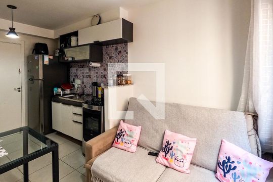 Sala de apartamento para alugar com 2 quartos, 33m² em Piqueri, São Paulo