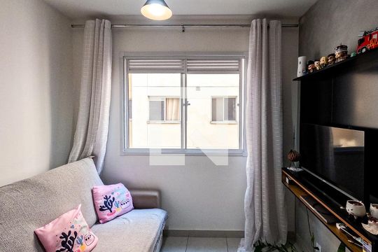 Sala de apartamento para alugar com 2 quartos, 33m² em Piqueri, São Paulo