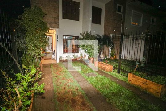 Garagem de casa à venda com 4 quartos, 200m² em Hípica, Porto Alegre