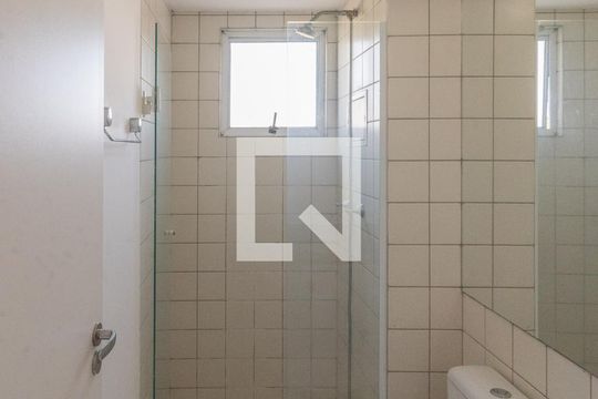 Banheiro de apartamento à venda com 2 quartos, 50m² em Jardim Ipaussurama, Campinas