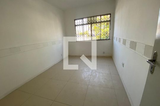 Quarto 1 de casa para alugar com 3 quartos, 73m² em Taquara, Rio de Janeiro