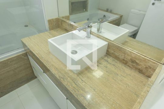 Banheiro da Suíte 3 de apartamento para alugar com 3 quartos, 146m² em Brooklin, São Paulo