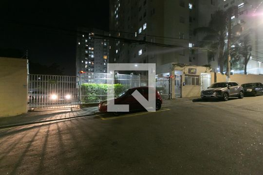 Fachada do condomínio de apartamento para alugar com 2 quartos, 47m² em Vila Curuçá Velha, São Paulo