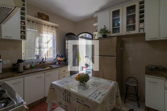 Cozinha de casa à venda com 4 quartos, 150m² em Vila Florida, Guarulhos