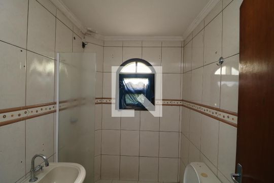 Banheiro de Serviço de casa para alugar com 2 quartos, 120m² em Jardim Vila Carrao, São Paulo