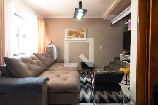 Sala de casa de condomínio para alugar com 2 quartos, 75m² em Itaquera, São Paulo