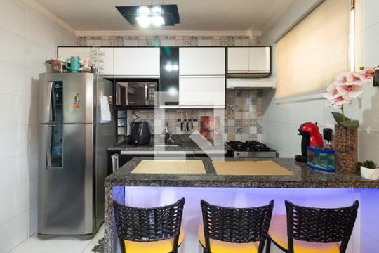Cozinha de casa de condomínio para alugar com 2 quartos, 75m² em Itaquera, São Paulo