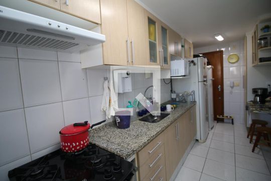 Cozinha de apartamento à venda com 2 quartos, 80m² em Penha Circular, Rio de Janeiro