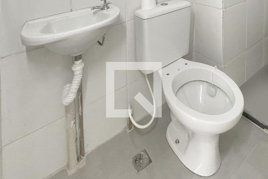 Banheiro Social 1 de apartamento para alugar com 2 quartos, 58m² em Santos Dumont, São Leopoldo