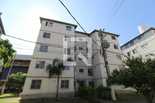 Fachada do bloco de apartamento à venda com 2 quartos, 44m² em Anil, Rio de Janeiro