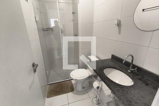 Banheiro de apartamento para alugar com 2 quartos, 34m² em Cambuci, São Paulo